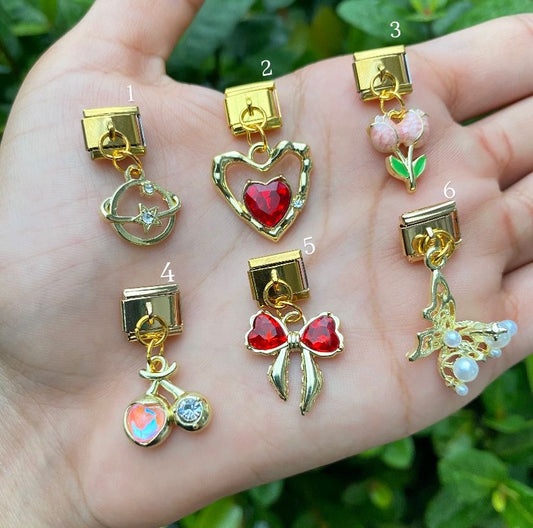 Charm colgante dorado